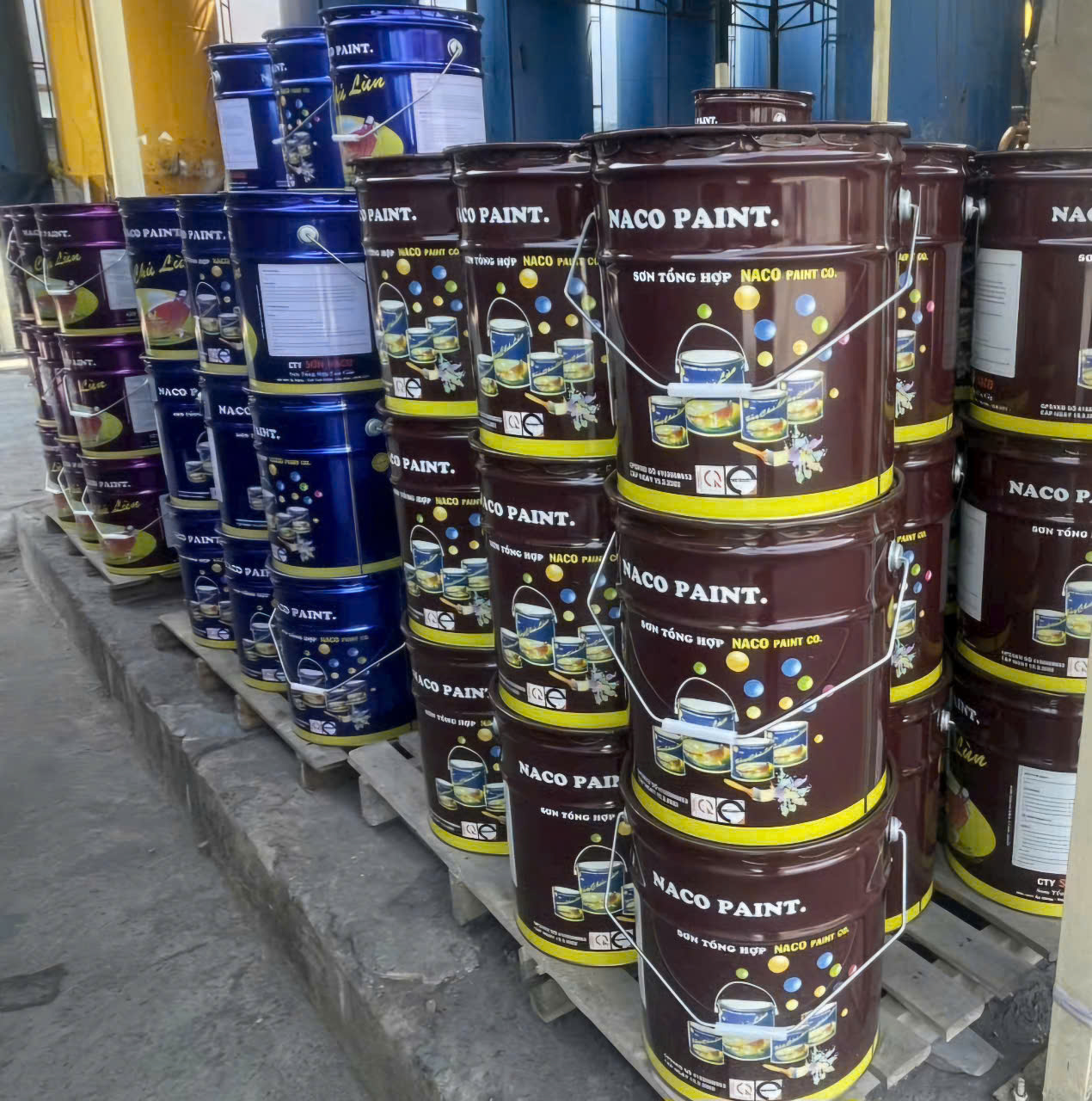 Cần tìm mua sơn sắt giá rẻ tại HCM, sơn sắt Naco giá rẻ