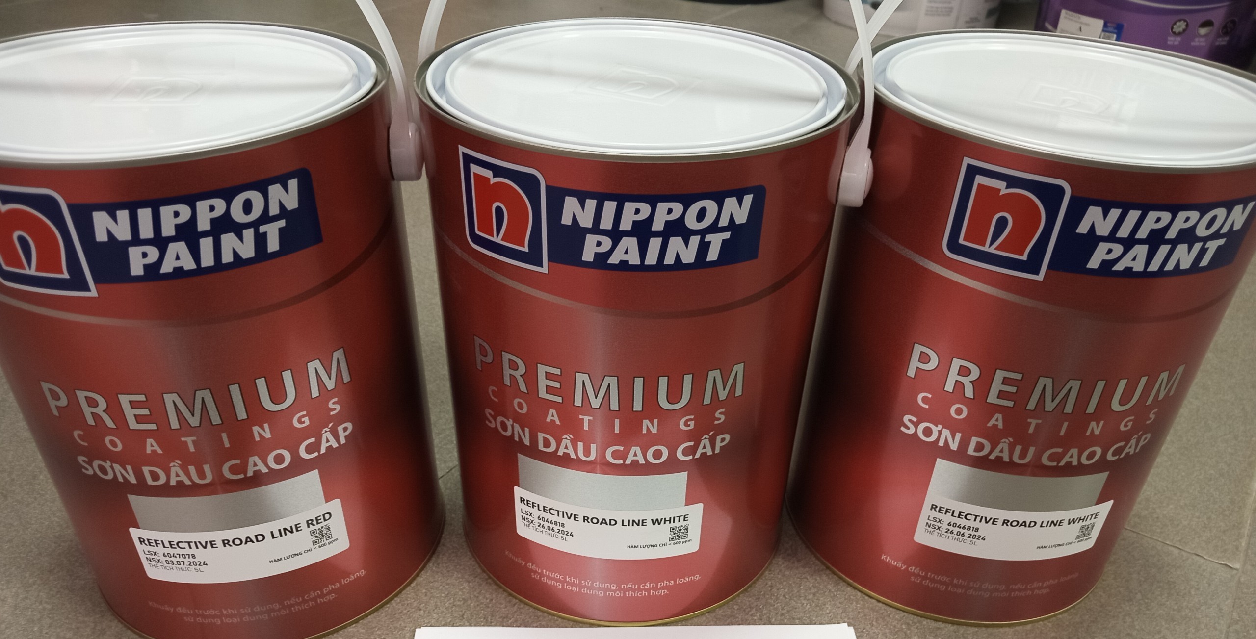 Công Ty Cung Cấp Sơn Phản Quang Nippon Trắng, Đỏ, Vàng, Đen Với Giá Tốt Nhất