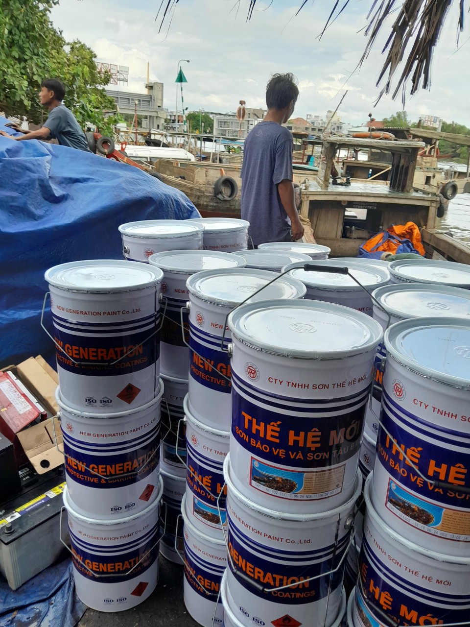 Cửa hàng bán sơn dầu cho sắt giá trung bình: Sơn Thế Hệ Mới, Sơn Benzo, sơn Lina, sơn Galant, sơn Poly